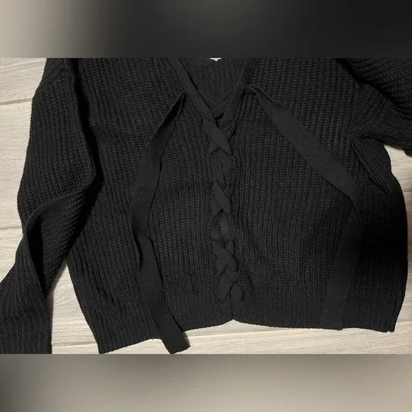 Hooked Up Women’s Black Large Lace Up Chunky Knit Long Sleeves Sweater - Picture 4 of 8